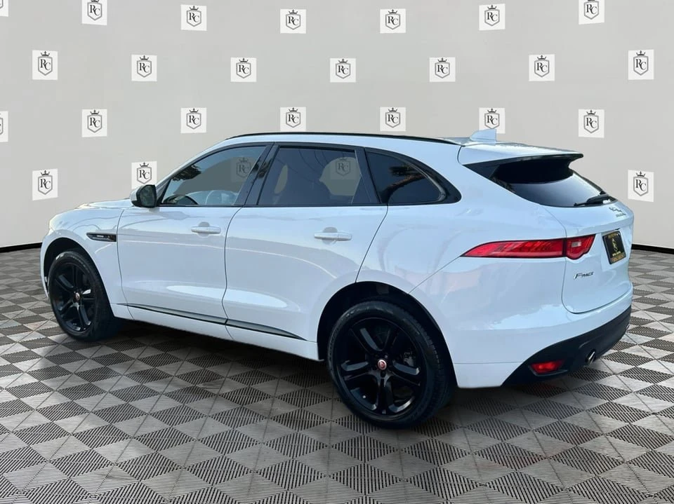2017 Jaguar F-Pace - Image 7 of 19