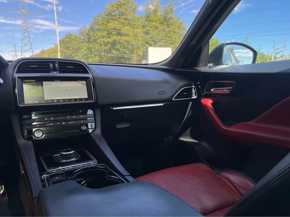2017 Jaguar F-Pace - Image 11 of 20