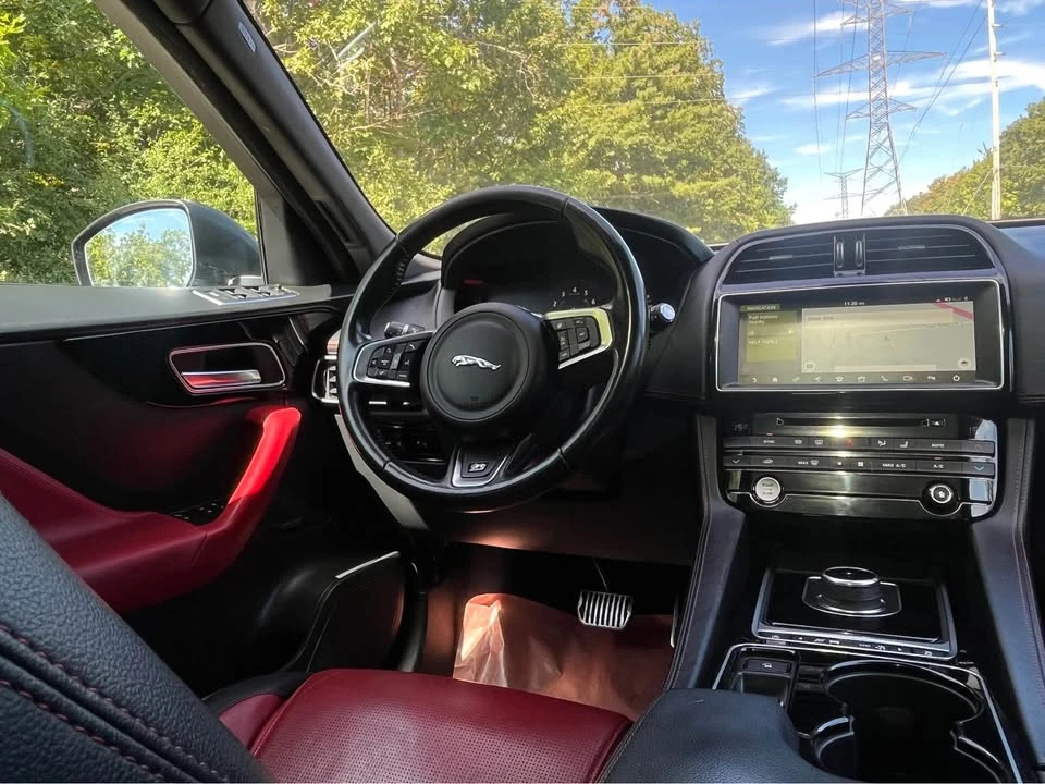 2017 Jaguar F-Pace - Image 10 of 20