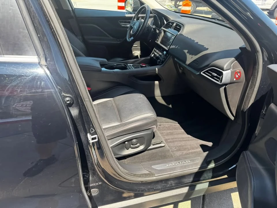 2017 Jaguar F-Pace - Image 10 of 20