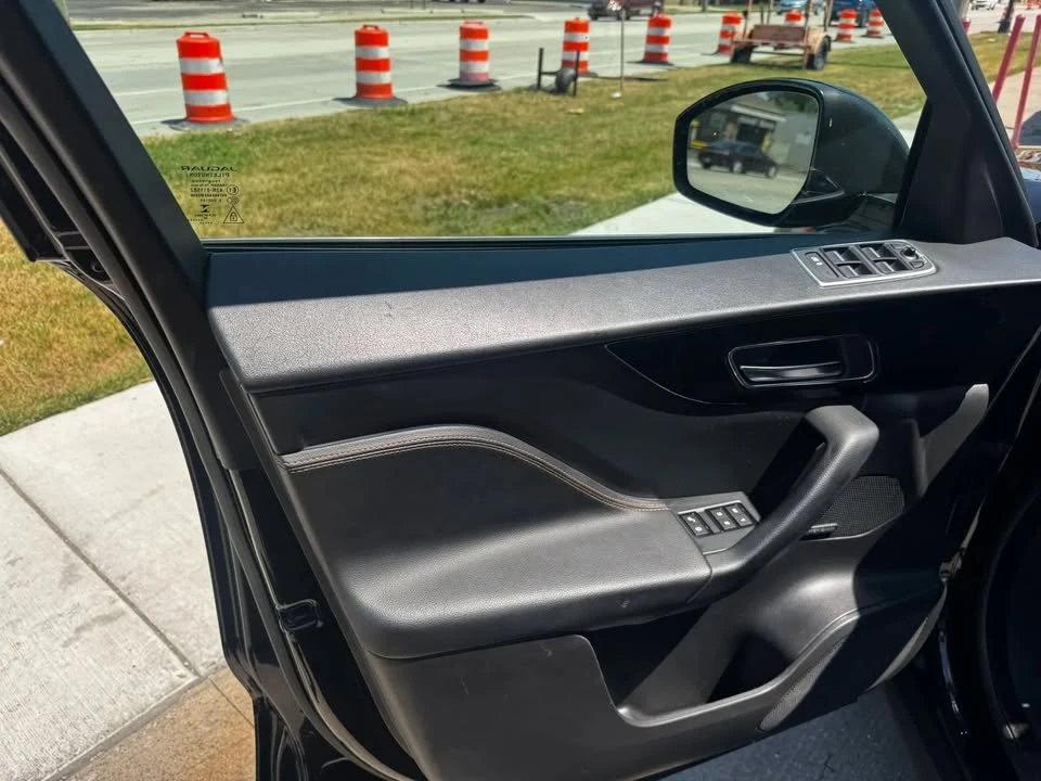 2017 Jaguar F-Pace - Image 19 of 20