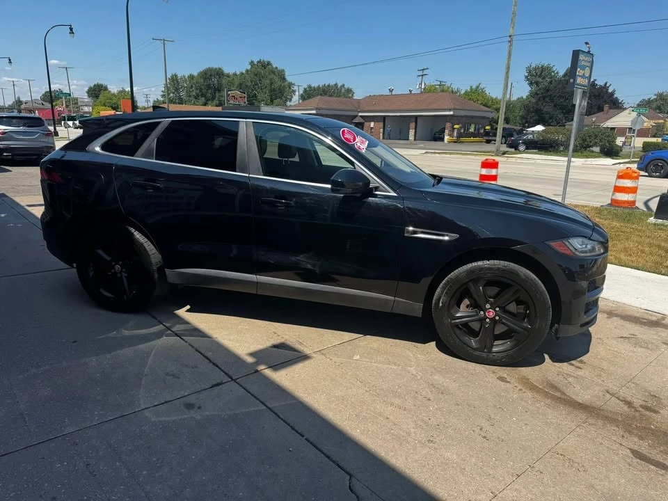2017 Jaguar F-Pace - Image 7 of 20
