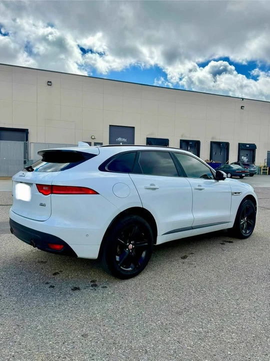 2017 Jaguar F-Pace - Image 5 of 14
