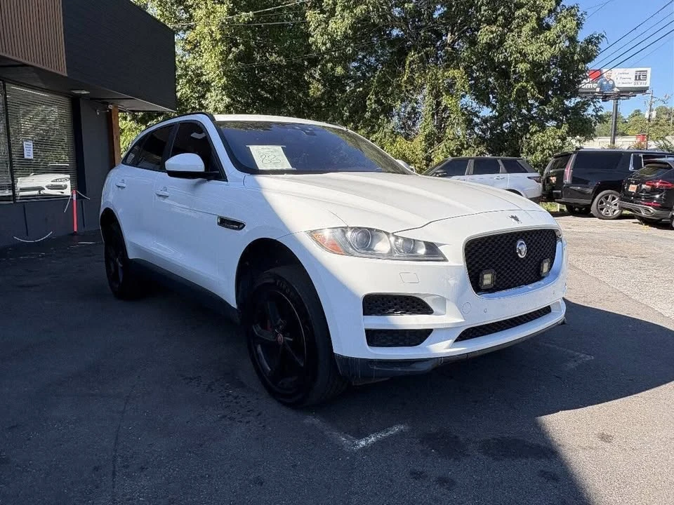 2017 Jaguar F-Pace - Image 4 of 20