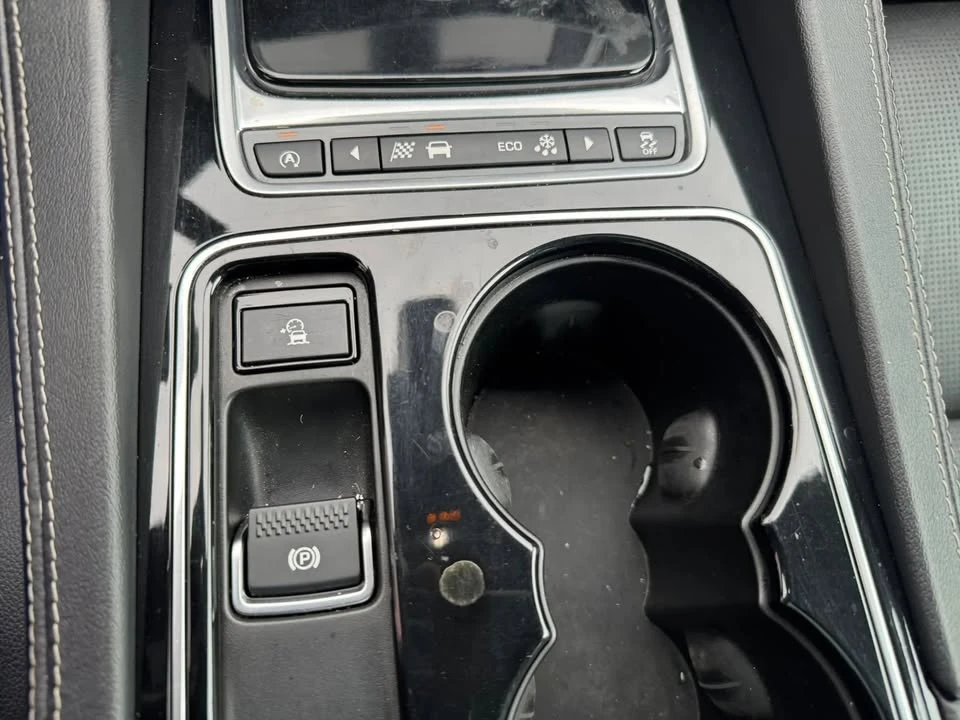 2017 Jaguar F-Pace - Image 12 of 20