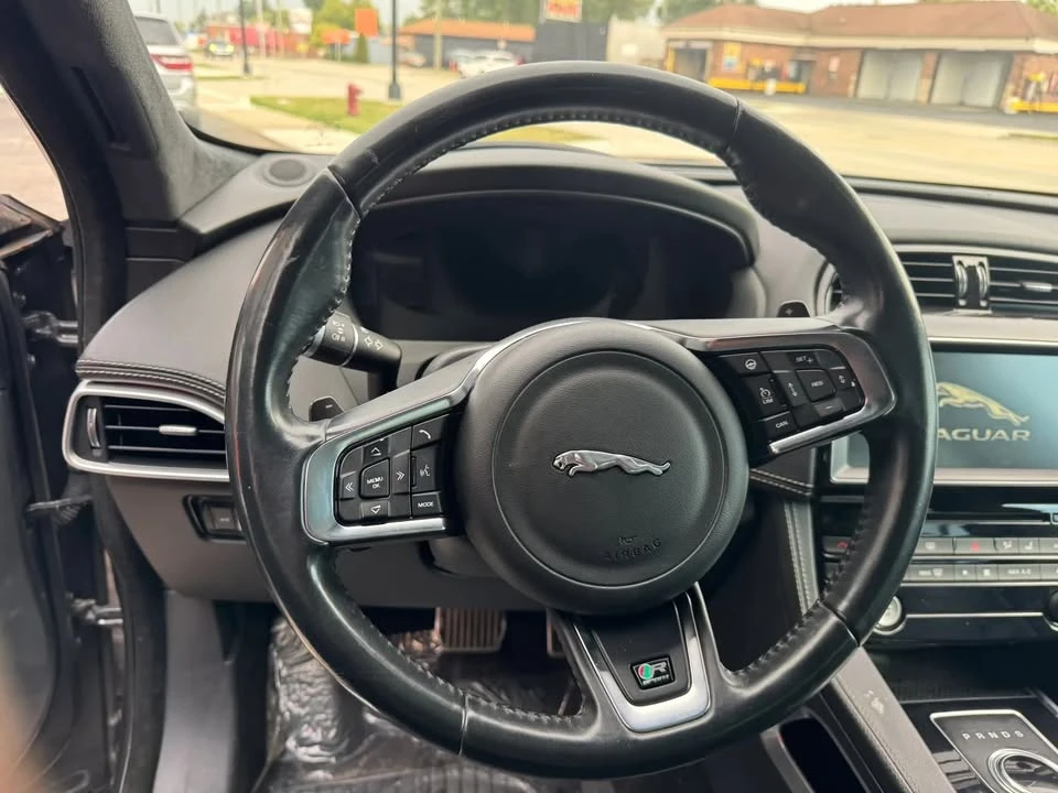 2017 Jaguar F-Pace - Image 8 of 20