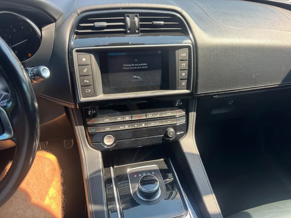 2017 Jaguar F-Pace - Image 11 of 12