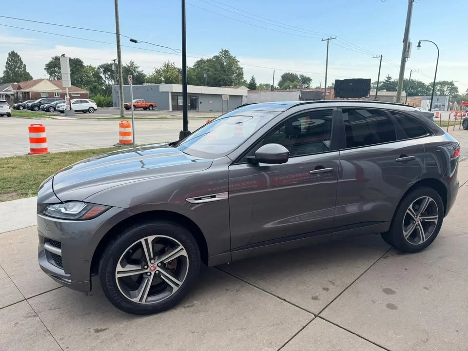 2017 Jaguar F-Pace - Image 5 of 20