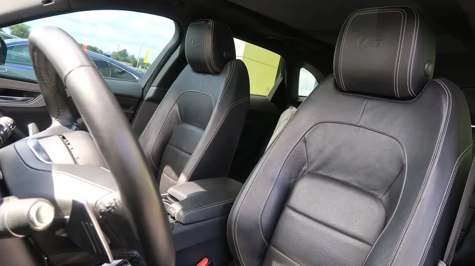 2017 Jaguar F-Pace - Image 19 of 20