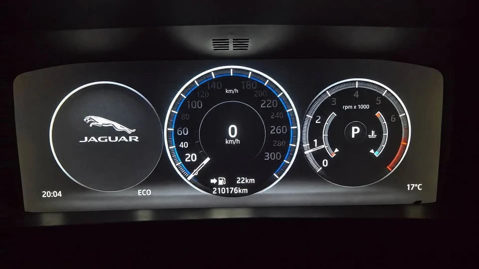 2017 Jaguar F-Pace - Image 7 of 11
