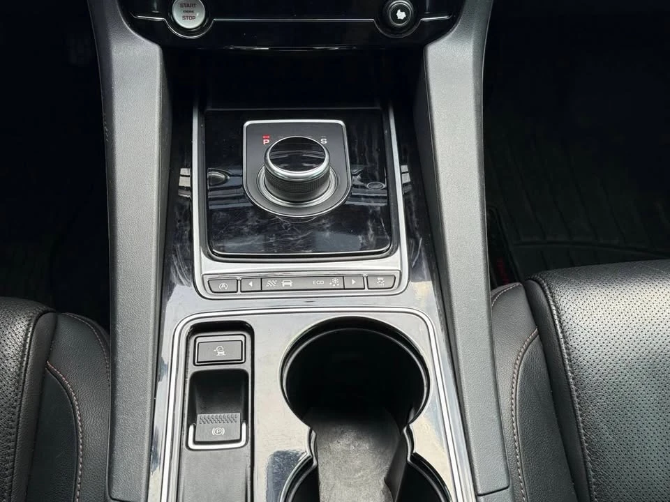 2017 Jaguar F-Pace - Image 19 of 20