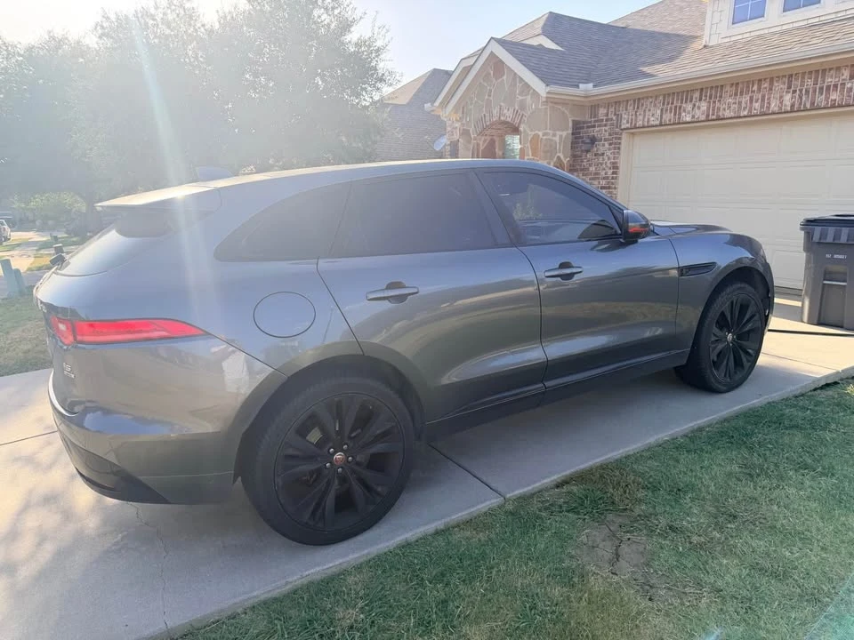 2017 Jaguar F-Pace - Image 2 of 10