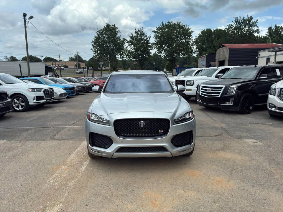 2017 Jaguar F-Pace - Image 7 of 18