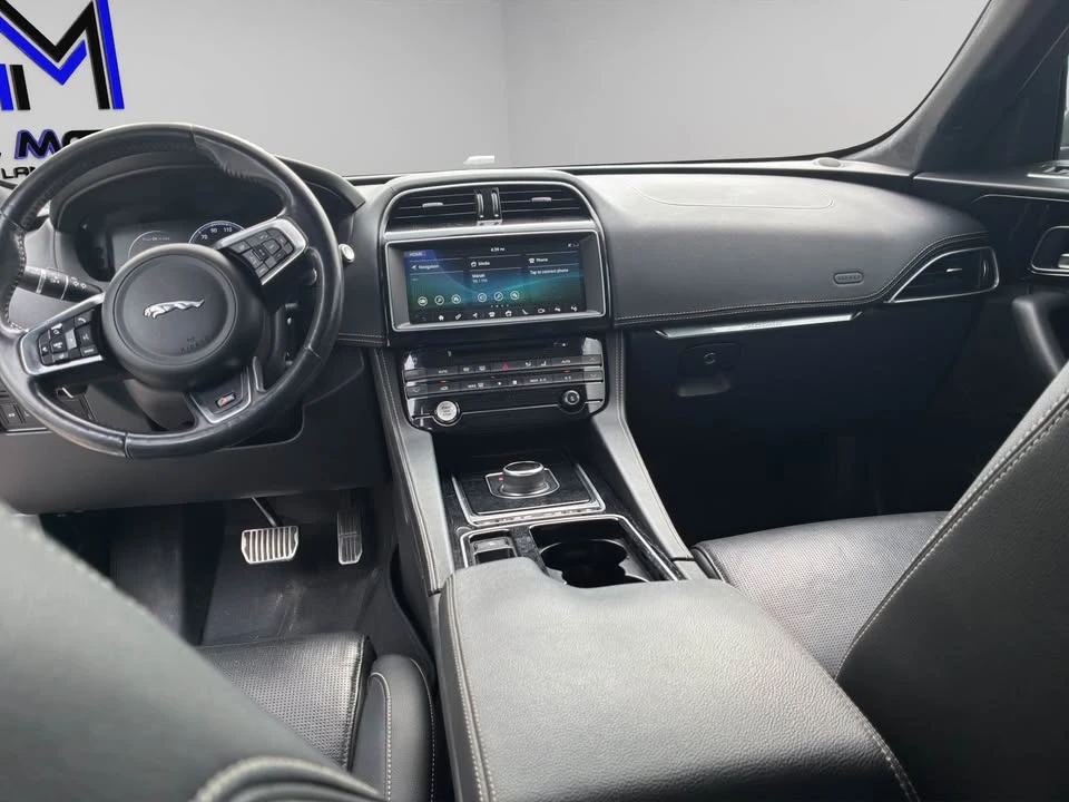 2017 Jaguar F-Pace - Image 12 of 18