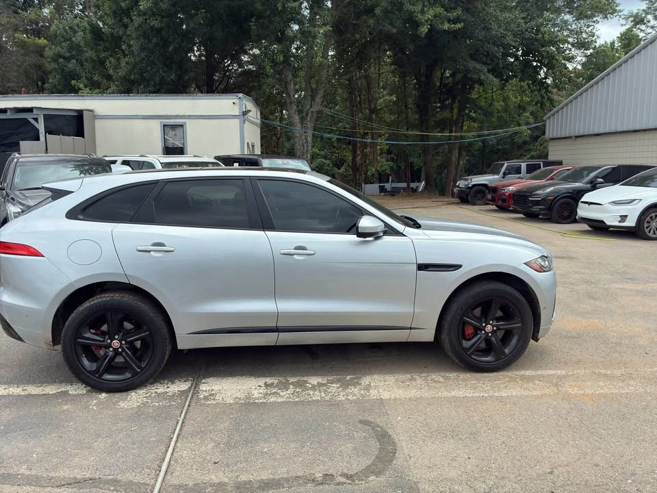 2017 Jaguar F-Pace - Image 5 of 18