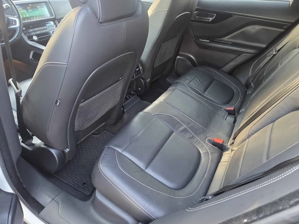 2017 Jaguar F-Pace - Image 6 of 10