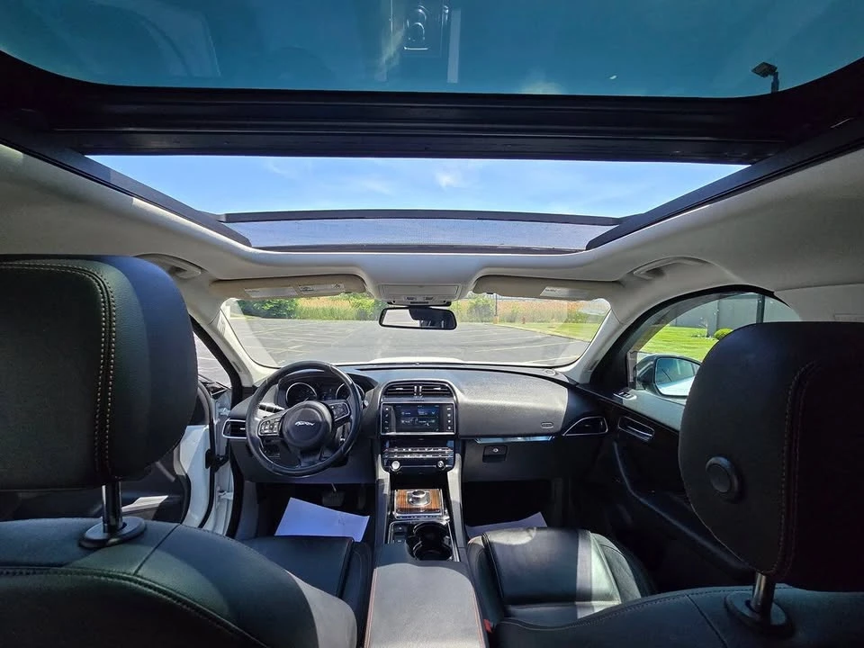 2017 Jaguar F-Pace - Image 13 of 19