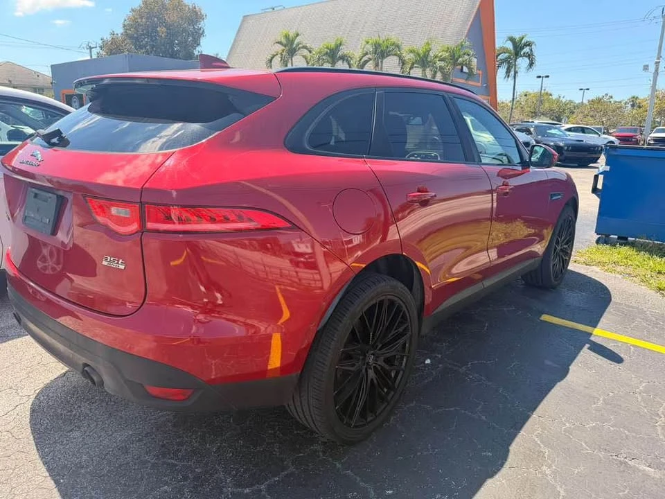 2017 Jaguar F-Pace - Image 3 of 10