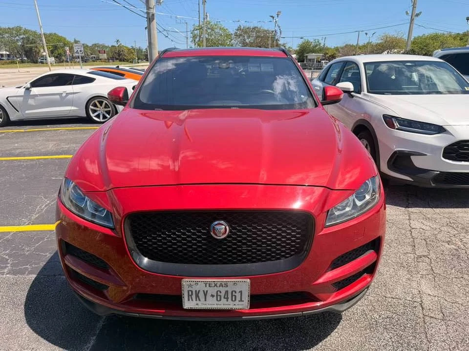 2017 Jaguar F-Pace - Image 5 of 10