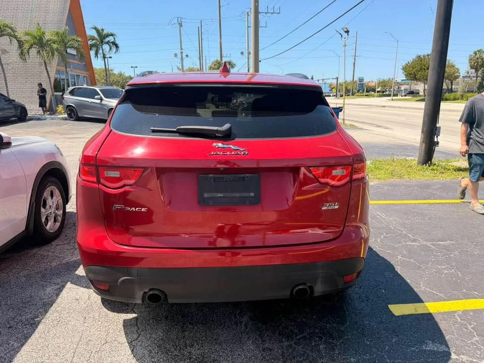 2017 Jaguar F-Pace - Image 6 of 10