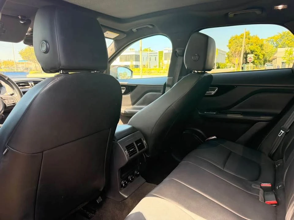 2017 Jaguar F-Pace - Image 10 of 10