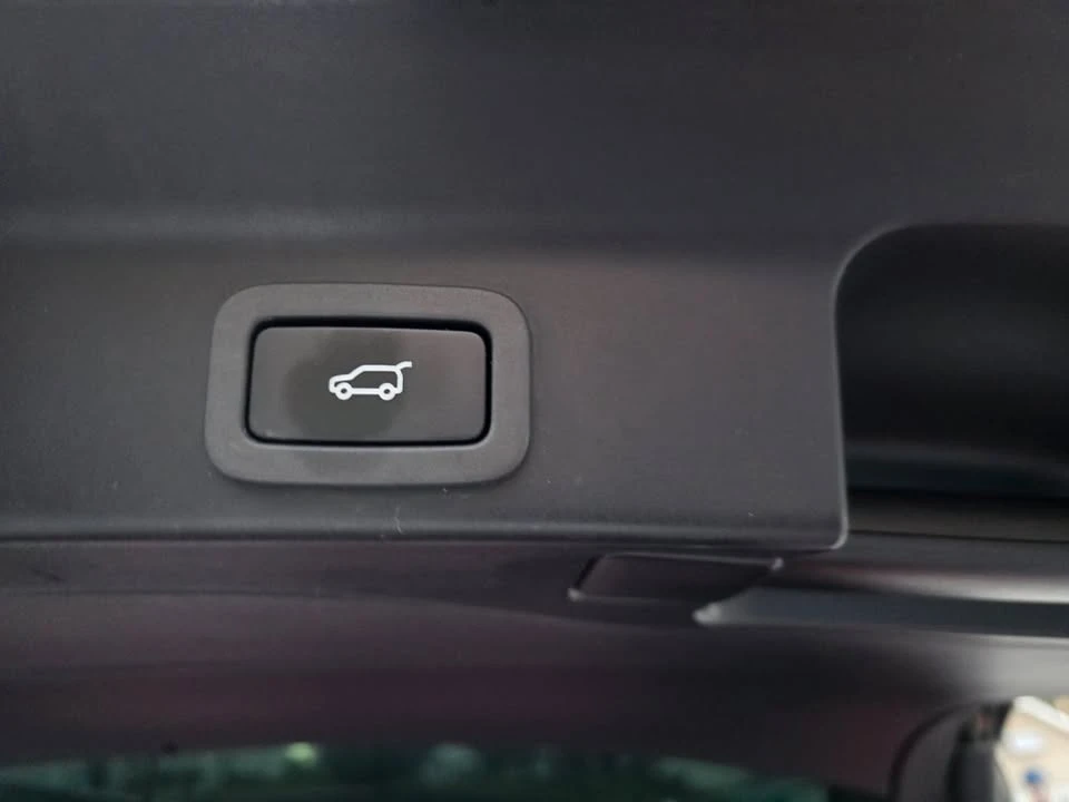 2017 Jaguar F-Pace - Image 12 of 20