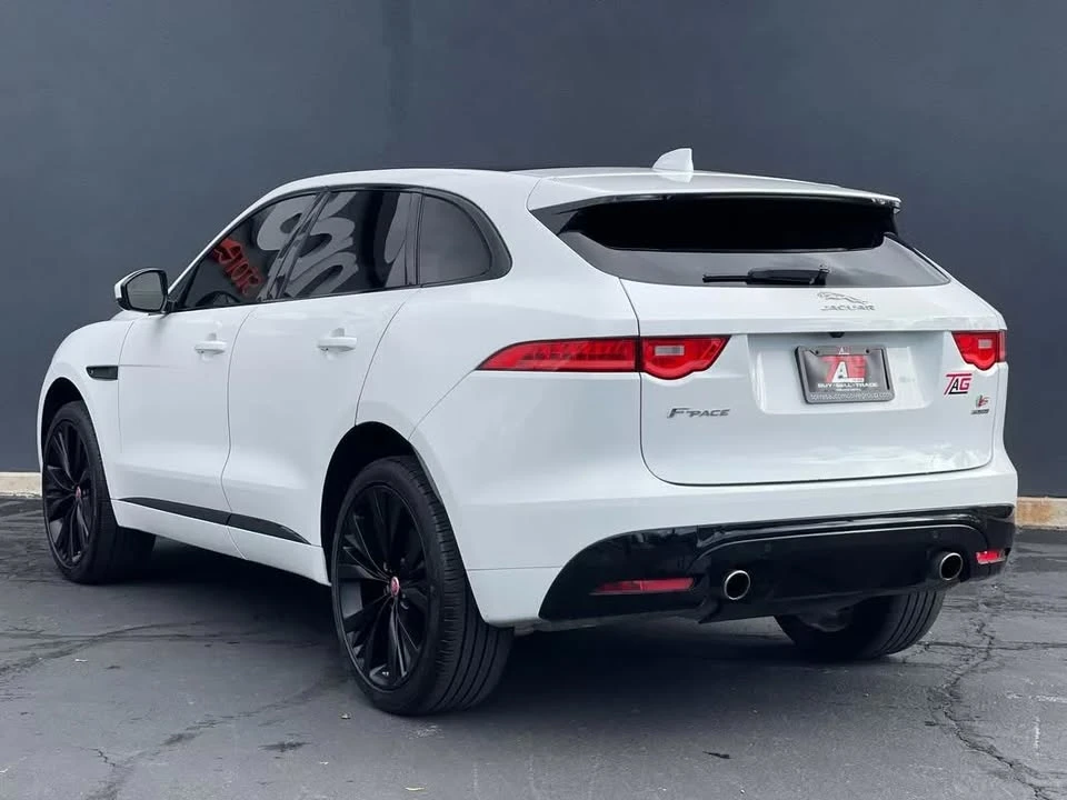 2017 Jaguar F-Pace - Image 5 of 18