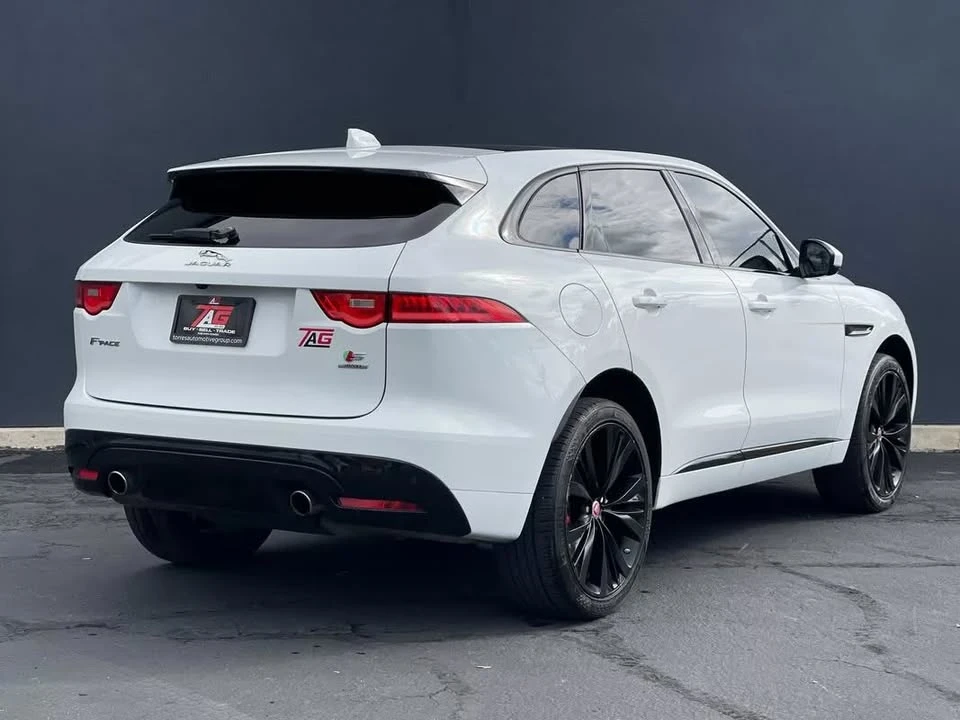 2017 Jaguar F-Pace - Image 7 of 18