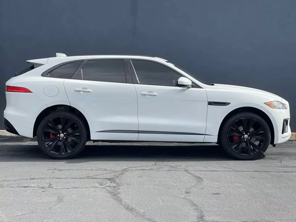 2017 Jaguar F-Pace - Image 8 of 18