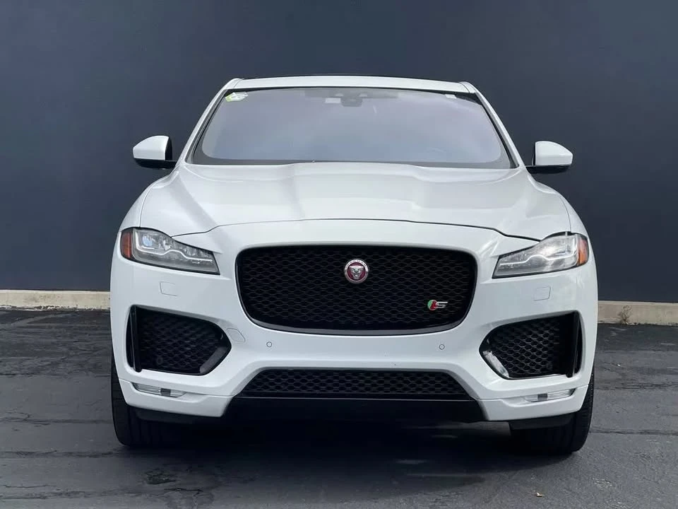 2017 Jaguar F-Pace - Image 2 of 18