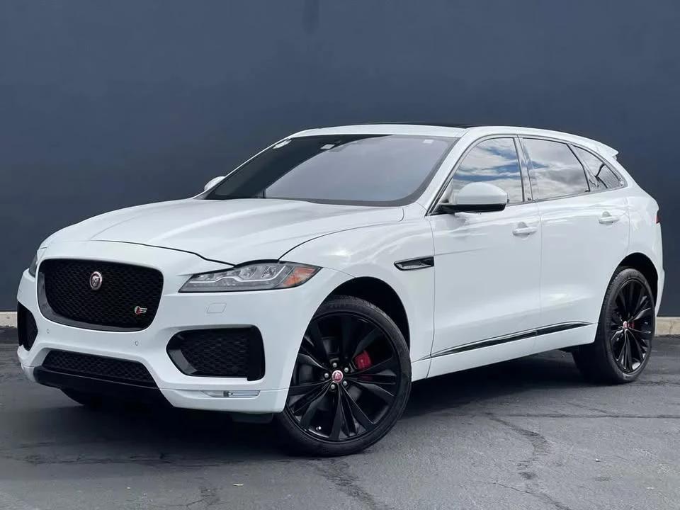 2017 Jaguar F-Pace - Image 3 of 18
