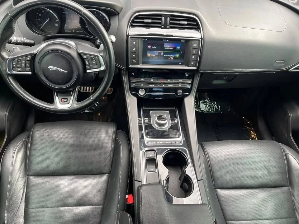 2017 Jaguar F-Pace - Image 10 of 18