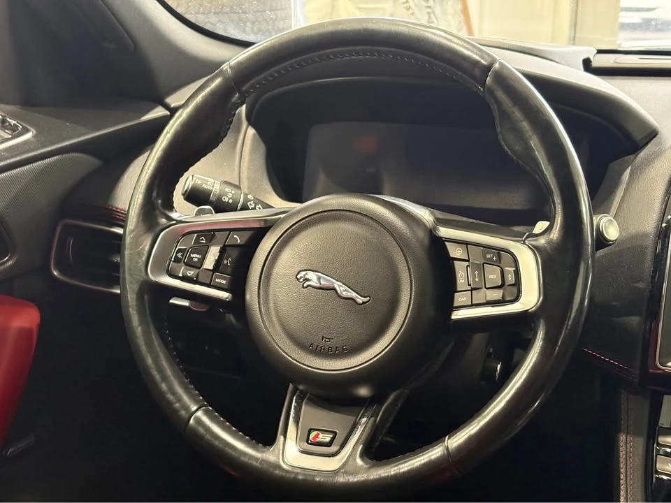 2017 Jaguar F-Pace - Image 11 of 17