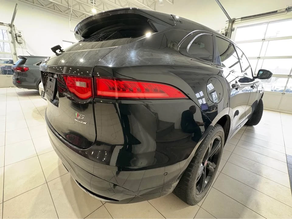 2017 Jaguar F-Pace - Image 3 of 17