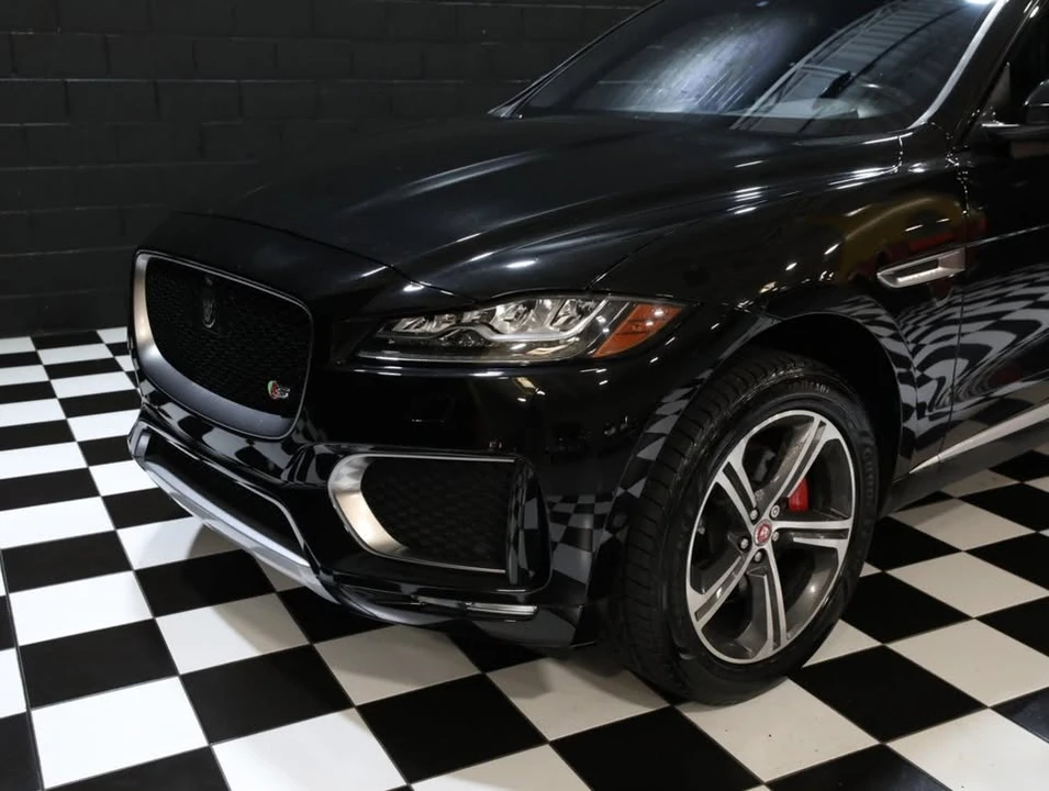 2017 Jaguar F-Pace - Image 5 of 20