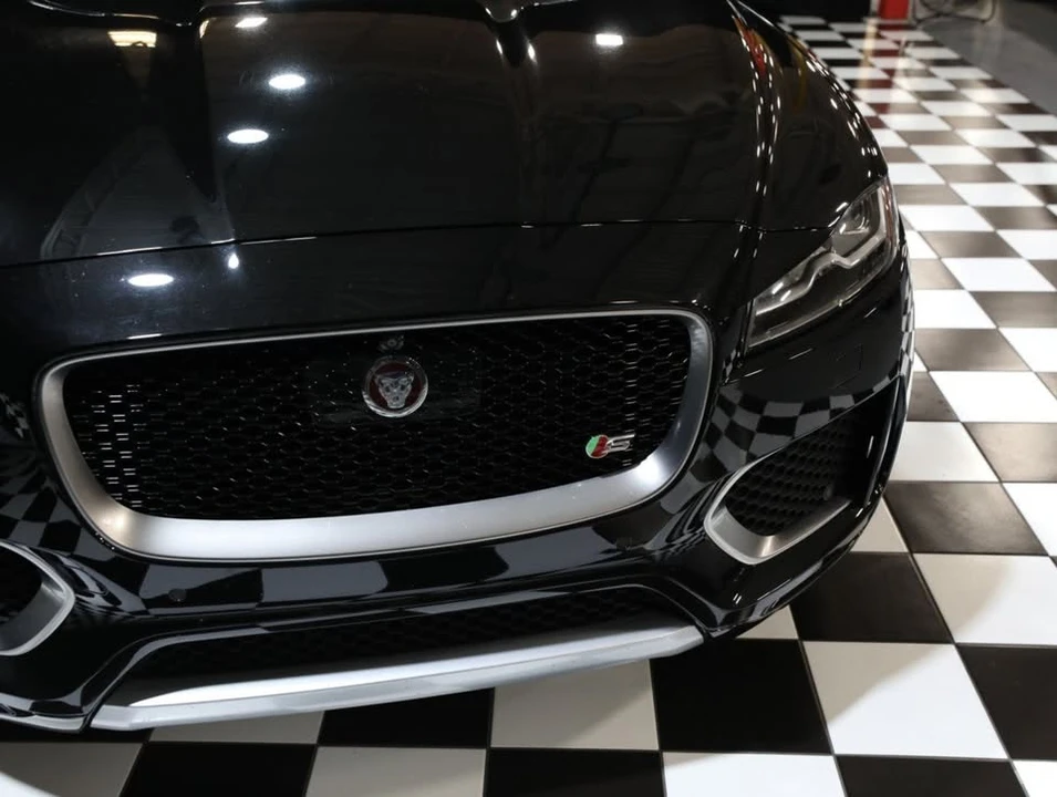 2017 Jaguar F-Pace - Image 10 of 20