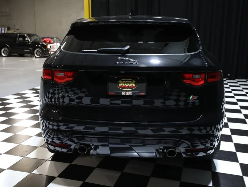 2017 Jaguar F-Pace - Image 19 of 20