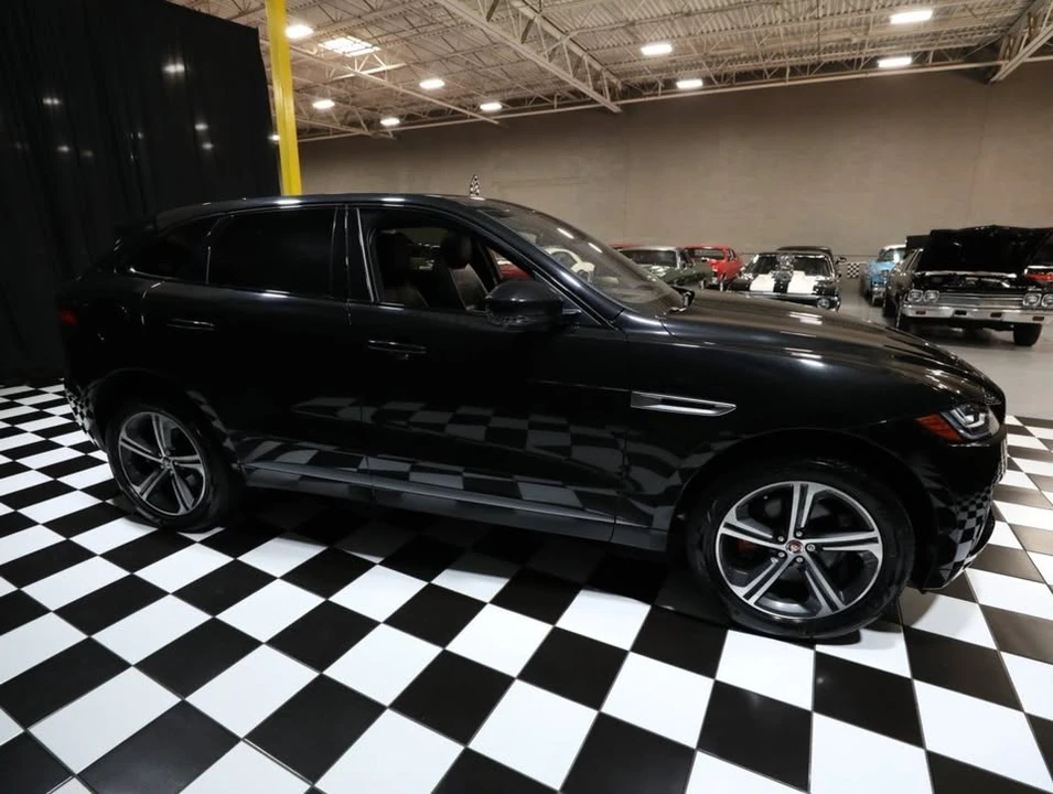 2017 Jaguar F-Pace - Image 15 of 20