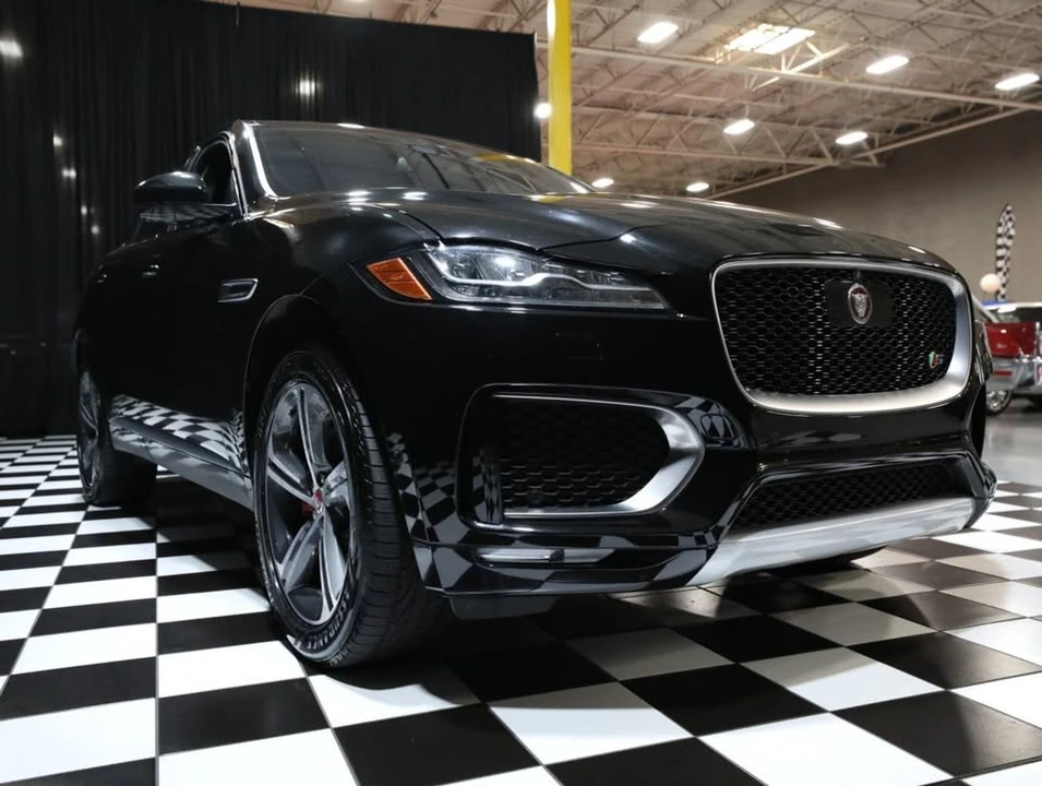 2017 Jaguar F-Pace - Image 13 of 20