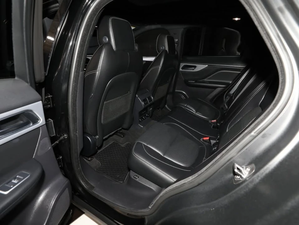 2017 Jaguar F-Pace - Image 3 of 20