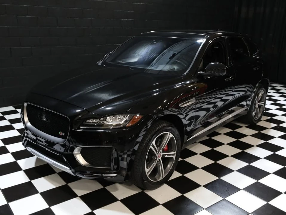 2017 Jaguar F-Pace - Image 4 of 20