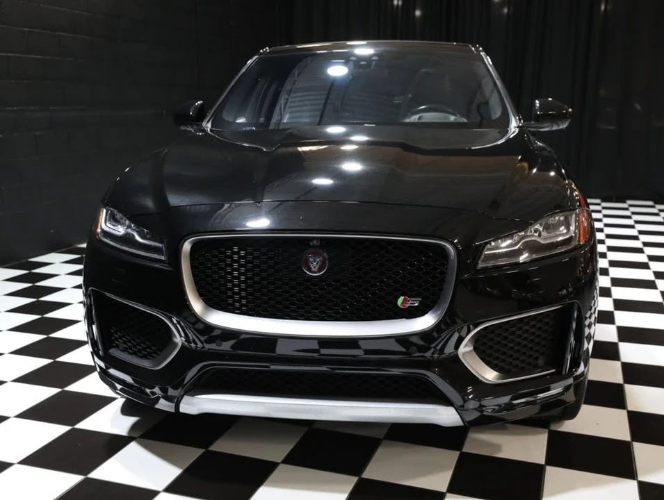 2017 Jaguar F-Pace - Image 8 of 20