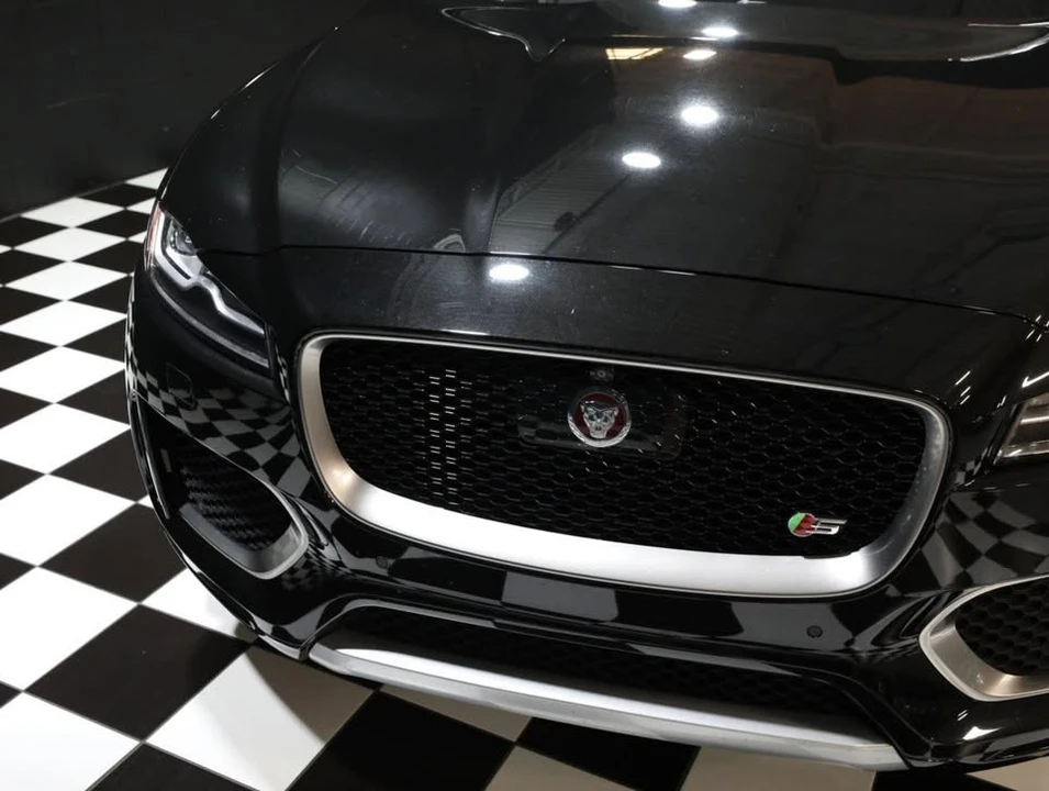 2017 Jaguar F-Pace - Image 11 of 20