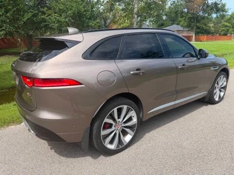 2017 Jaguar F-Pace - Image 3 of 12