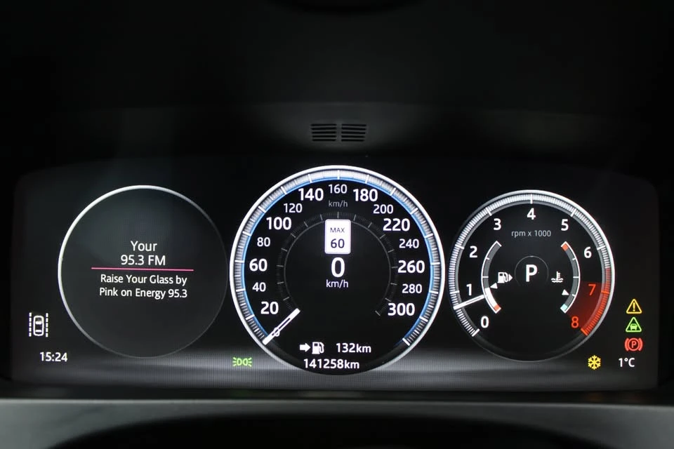 2017 Jaguar F-Pace - Image 10 of 20