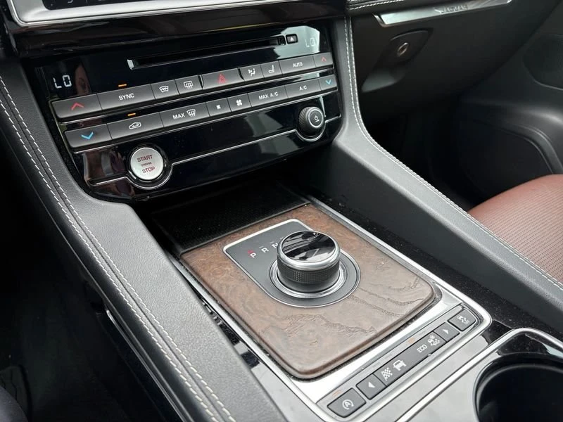 2017 Jaguar F-Pace - Image 13 of 18
