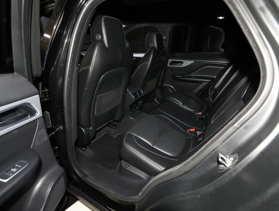 2017 Jaguar F-Pace - Image 5 of 6