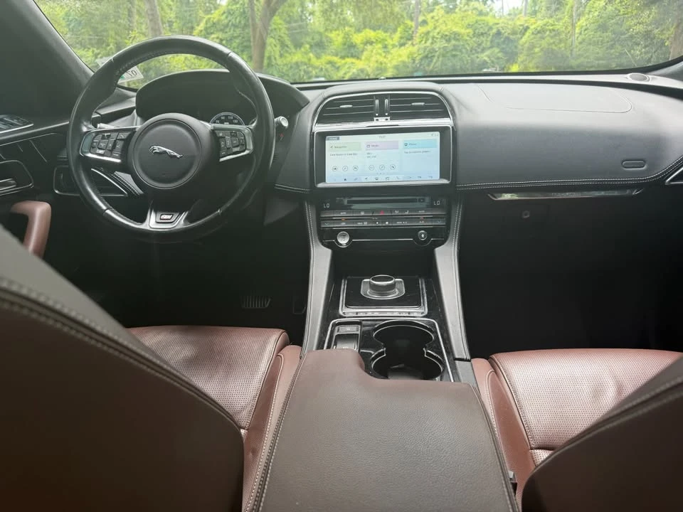 2017 Jaguar F-Pace - Image 10 of 11