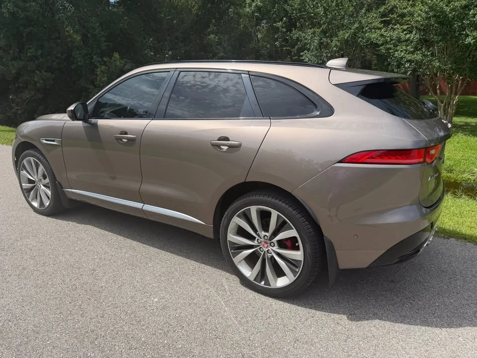 2017 Jaguar F-Pace - Image 4 of 11