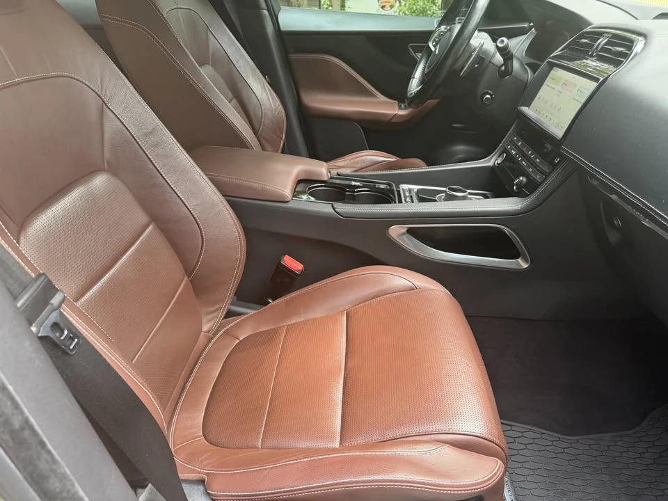 2017 Jaguar F-Pace - Image 9 of 11
